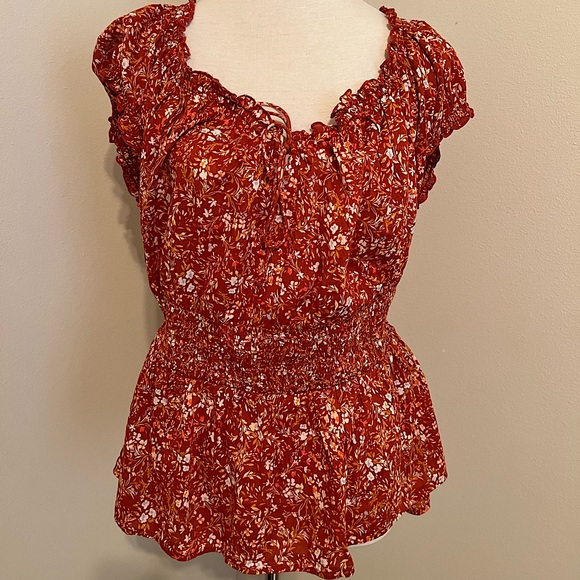 Old Navy Tops - Old Navy blouse/top